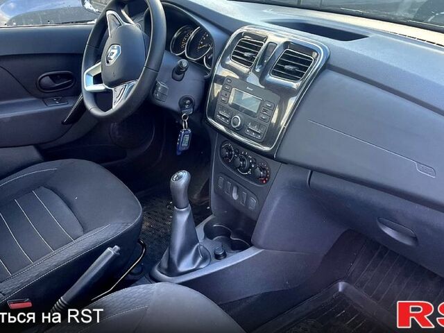Белый Рено Логан, объемом двигателя 1 л и пробегом 70 тыс. км за 5800 $, фото 6 на Automoto.ua