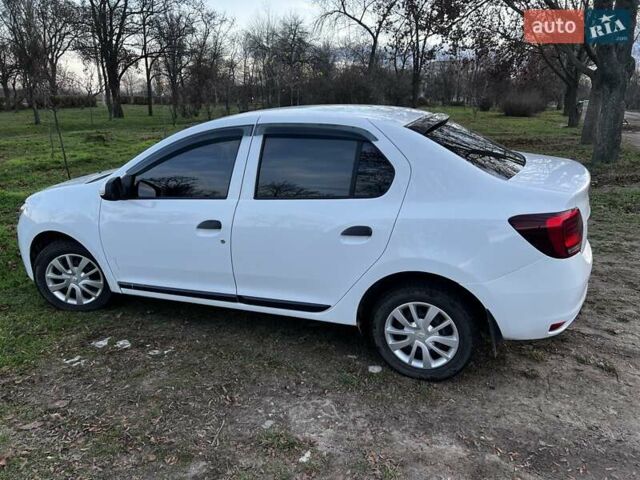 Білий Рено Логан, об'ємом двигуна 1 л та пробігом 99 тис. км за 8150 $, фото 4 на Automoto.ua