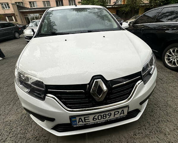 Белый Рено Логан, объемом двигателя 1 л и пробегом 55 тыс. км за 9200 $, фото 10 на Automoto.ua