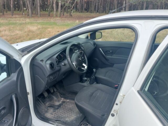 Білий Рено Логан, об'ємом двигуна 1 л та пробігом 168 тис. км за 5900 $, фото 6 на Automoto.ua