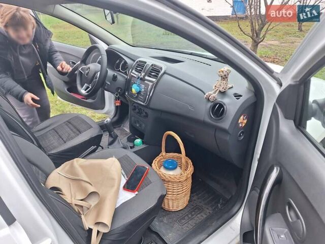 Білий Рено Логан, об'ємом двигуна 1.46 л та пробігом 17 тис. км за 13000 $, фото 16 на Automoto.ua