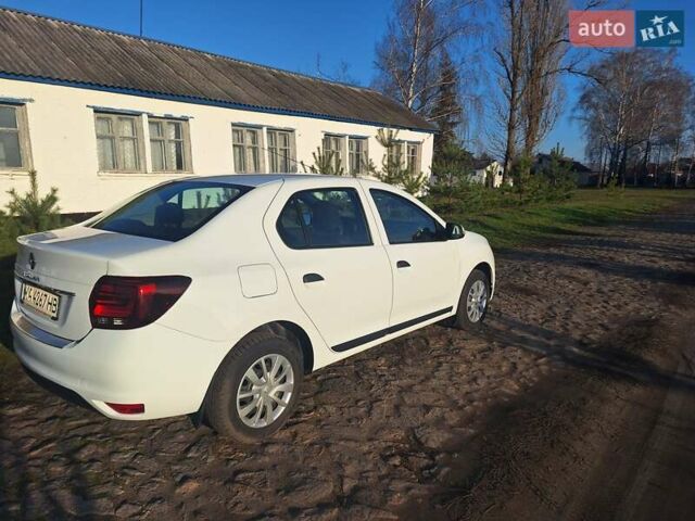 Білий Рено Логан, об'ємом двигуна 1.46 л та пробігом 17 тис. км за 13000 $, фото 9 на Automoto.ua