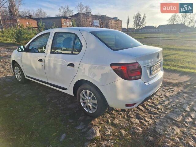 Білий Рено Логан, об'ємом двигуна 1.46 л та пробігом 17 тис. км за 13000 $, фото 6 на Automoto.ua