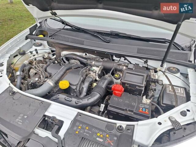 Білий Рено Логан, об'ємом двигуна 1.46 л та пробігом 17 тис. км за 13000 $, фото 20 на Automoto.ua