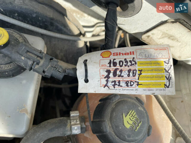 Белый Рено Логан, объемом двигателя 1.6 л и пробегом 262 тыс. км за 3500 $, фото 23 на Automoto.ua