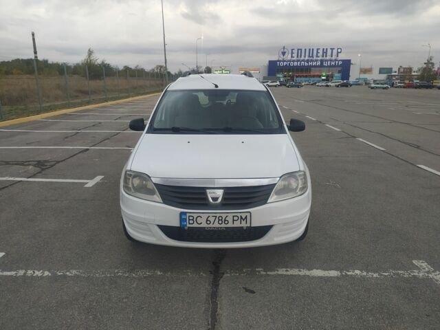 Белый Рено Логан, объемом двигателя 1.5 л и пробегом 247 тыс. км за 4000 $, фото 4 на Automoto.ua