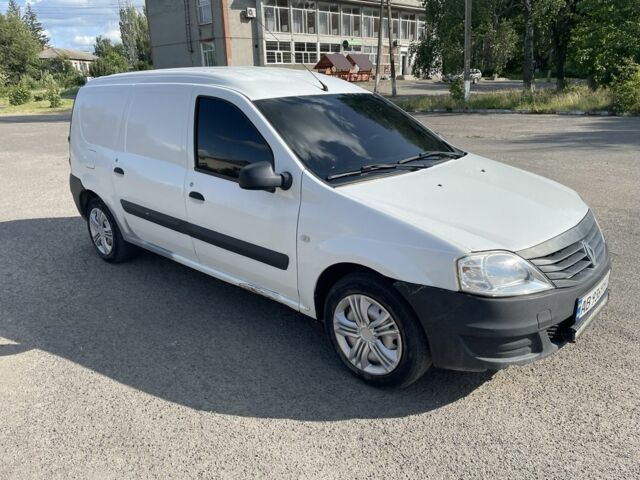 Белый Рено Логан, объемом двигателя 1.6 л и пробегом 262 тыс. км за 3500 $, фото 1 на Automoto.ua