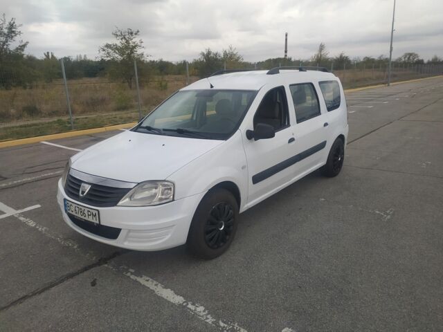 Белый Рено Логан, объемом двигателя 1.5 л и пробегом 247 тыс. км за 4000 $, фото 1 на Automoto.ua