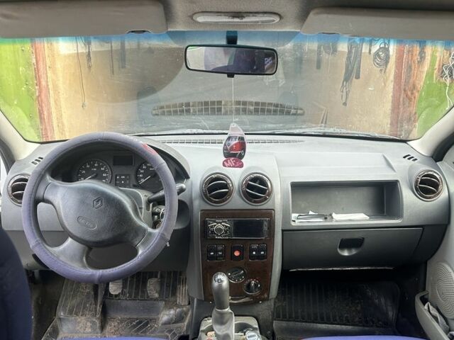 Белый Рено Логан, объемом двигателя 1.5 л и пробегом 300 тыс. км за 5500 $, фото 4 на Automoto.ua