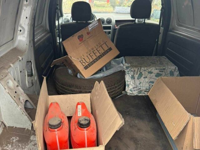 Білий Рено Логан, об'ємом двигуна 1.5 л та пробігом 500 тис. км за 2500 $, фото 2 на Automoto.ua