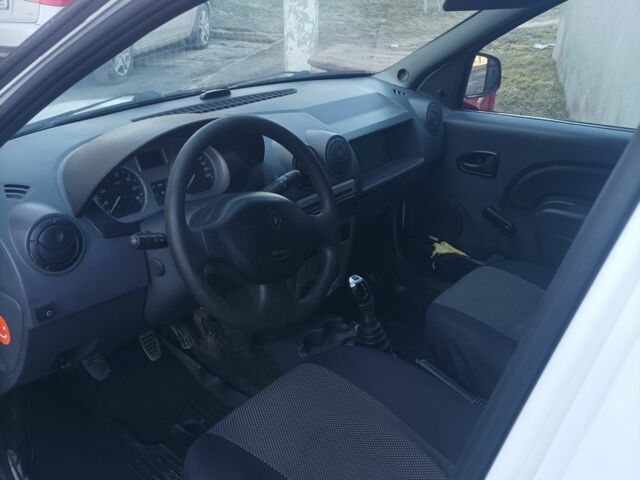 Белый Рено Логан, объемом двигателя 1.6 л и пробегом 3 тыс. км за 2890 $, фото 6 на Automoto.ua