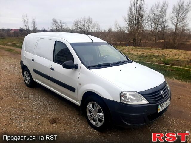 Белый Рено Логан, объемом двигателя 1.6 л и пробегом 170 тыс. км за 3500 $, фото 1 на Automoto.ua