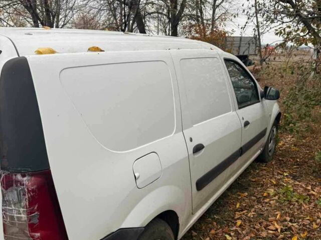 Білий Рено Логан, об'ємом двигуна 1.5 л та пробігом 500 тис. км за 2500 $, фото 3 на Automoto.ua