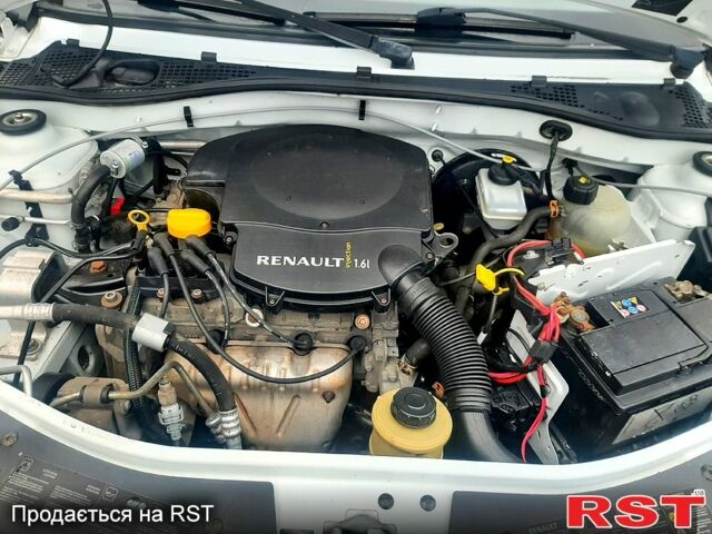 Белый Рено Логан, объемом двигателя 1.6 л и пробегом 170 тыс. км за 3500 $, фото 4 на Automoto.ua