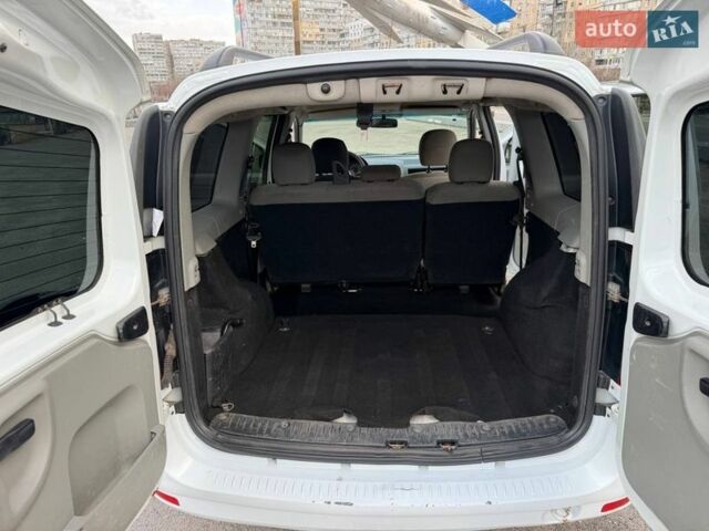 Белый Рено Логан, объемом двигателя 1.46 л и пробегом 200 тыс. км за 4500 $, фото 7 на Automoto.ua