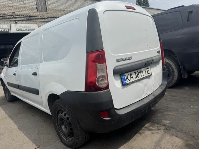 Белый Рено Логан, объемом двигателя 1.6 л и пробегом 222 тыс. км за 2500 $, фото 5 на Automoto.ua