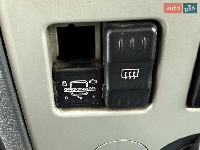 Белый Рено Логан, объемом двигателя 1.6 л и пробегом 219 тыс. км за 4699 $, фото 17 на Automoto.ua