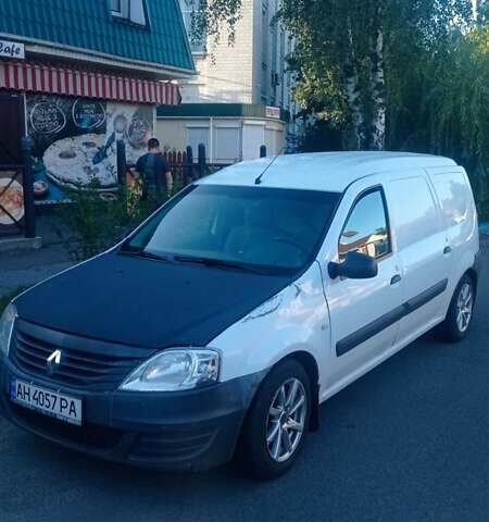 Білий Рено Логан, об'ємом двигуна 1.46 л та пробігом 260 тис. км за 3800 $, фото 8 на Automoto.ua