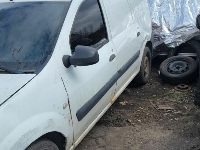 Белый Рено Логан, объемом двигателя 0 л и пробегом 3 тыс. км за 677 $, фото 1 на Automoto.ua