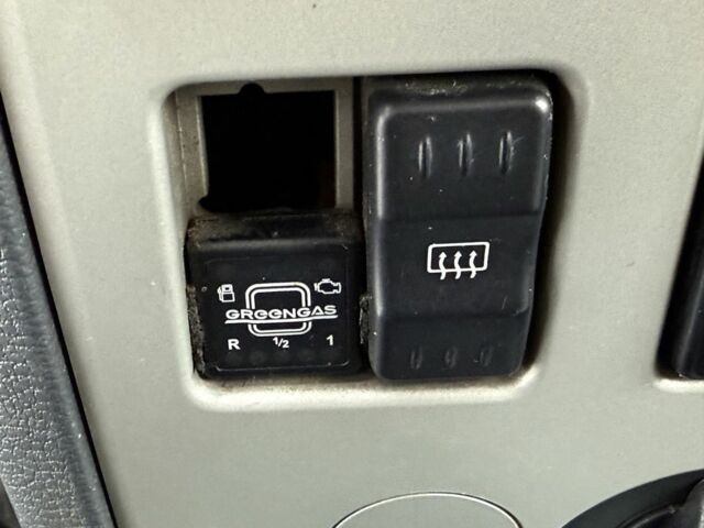 Белый Рено Логан, объемом двигателя 1.6 л и пробегом 219 тыс. км за 5475 $, фото 17 на Automoto.ua