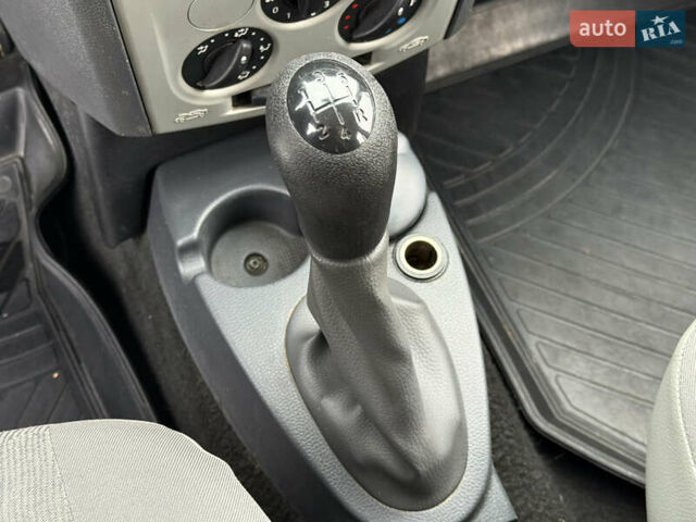 Белый Рено Логан, объемом двигателя 1.6 л и пробегом 219 тыс. км за 4699 $, фото 16 на Automoto.ua