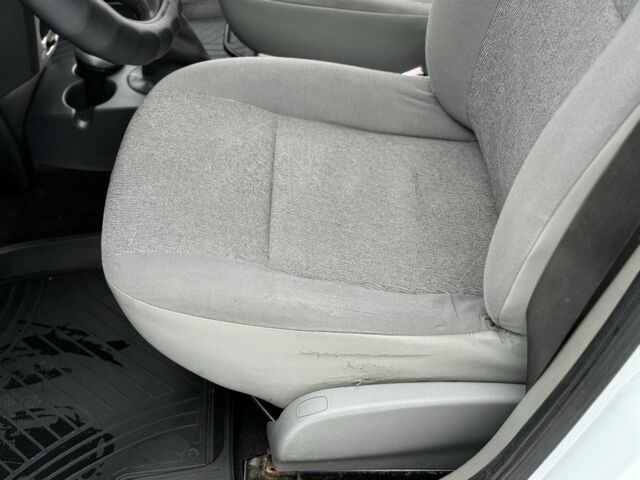 Белый Рено Логан, объемом двигателя 1.6 л и пробегом 219 тыс. км за 5475 $, фото 9 на Automoto.ua