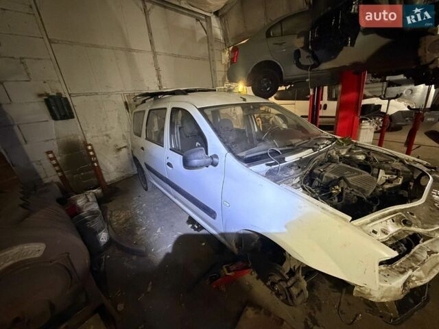 Білий Рено Логан, об'ємом двигуна 1.6 л та пробігом 350 тис. км за 2500 $, фото 1 на Automoto.ua