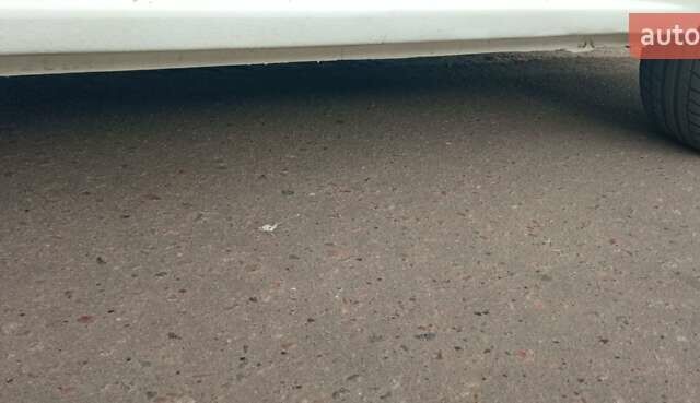 Білий Рено Логан, об'ємом двигуна 1.6 л та пробігом 184 тис. км за 6000 $, фото 15 на Automoto.ua