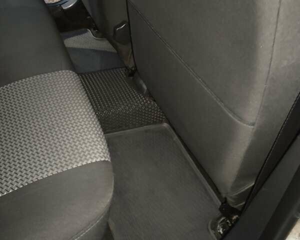 Белый Рено Логан, объемом двигателя 1.15 л и пробегом 93 тыс. км за 7500 $, фото 12 на Automoto.ua