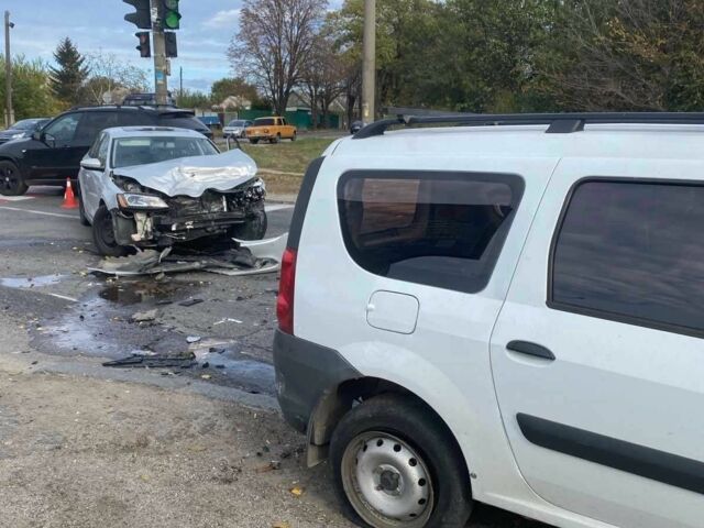 Білий Рено Логан, об'ємом двигуна 0 л та пробігом 150 тис. км за 2362 $, фото 1 на Automoto.ua