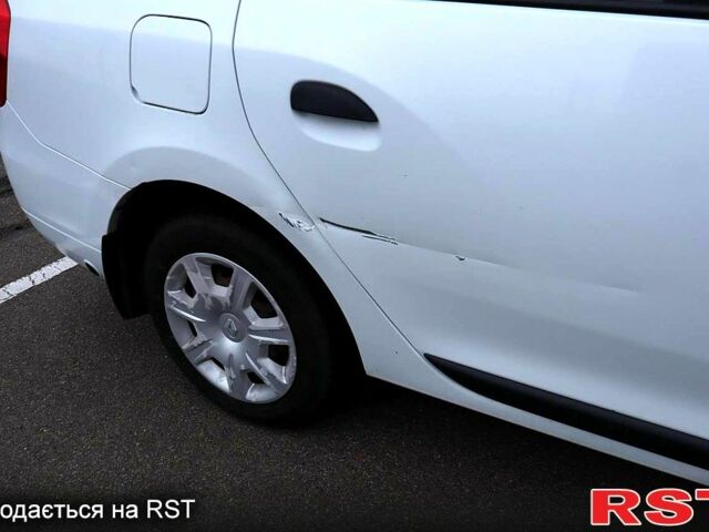 Белый Рено Логан, объемом двигателя 1.1 л и пробегом 205 тыс. км за 6500 $, фото 9 на Automoto.ua
