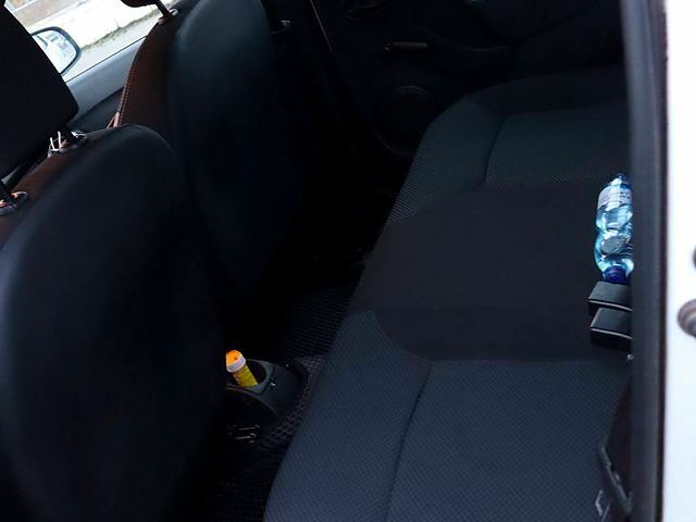 Белый Рено Логан, объемом двигателя 1.1 л и пробегом 205 тыс. км за 6500 $, фото 10 на Automoto.ua