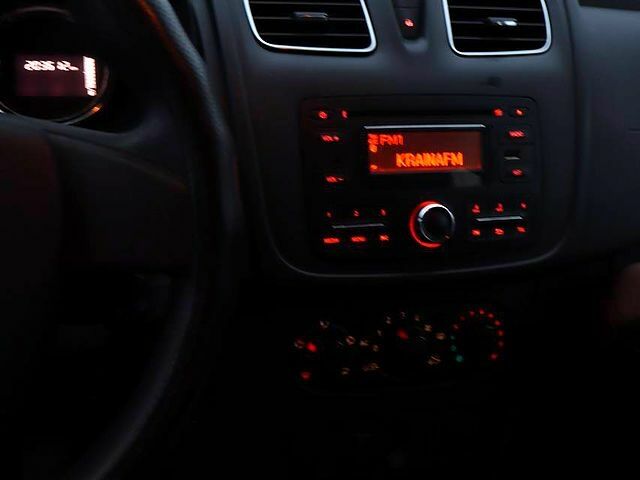 Белый Рено Логан, объемом двигателя 1.1 л и пробегом 205 тыс. км за 6500 $, фото 12 на Automoto.ua