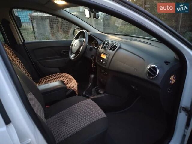 Белый Рено Логан, объемом двигателя 1.15 л и пробегом 93 тыс. км за 7500 $, фото 6 на Automoto.ua