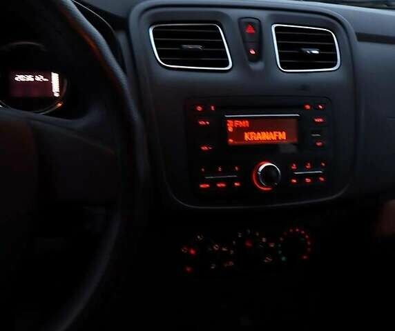 Білий Рено Логан, об'ємом двигуна 1.1 л та пробігом 205 тис. км за 6500 $, фото 11 на Automoto.ua