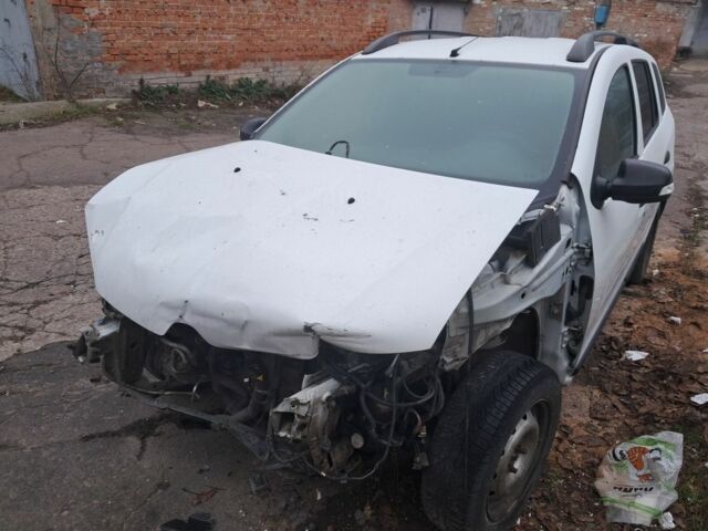 Білий Рено Логан, об'ємом двигуна 1.5 л та пробігом 250 тис. км за 3600 $, фото 2 на Automoto.ua