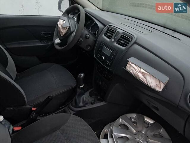 Білий Рено Логан, об'ємом двигуна 0 л та пробігом 250 тис. км за 3600 $, фото 6 на Automoto.ua