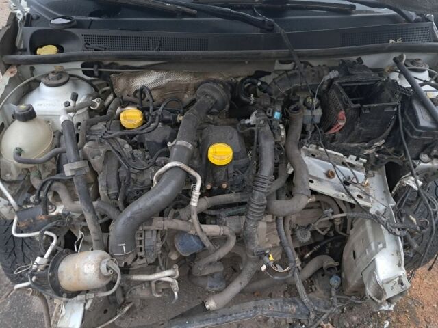 Білий Рено Логан, об'ємом двигуна 1.5 л та пробігом 250 тис. км за 3600 $, фото 5 на Automoto.ua