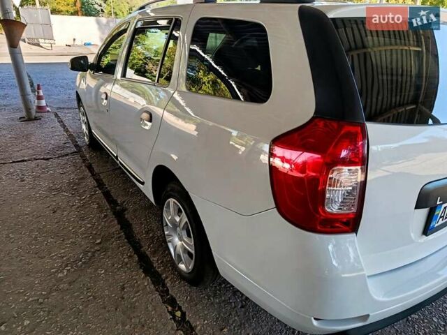 Рено Логан 2014 в Никополе на Automoto.ua Белый Рено Логан, объемом двигателя 1.46 л и пробегом 170 тыс. км за 8700 $, фото 1 на Automoto.ua