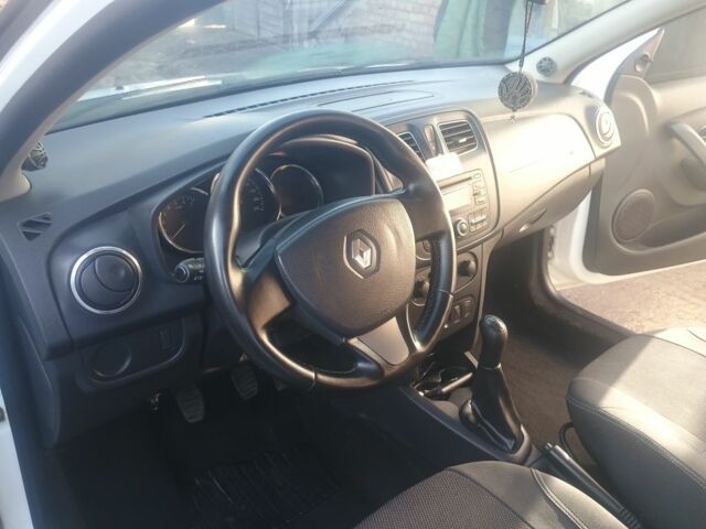 Белый Рено Логан, объемом двигателя 1.5 л и пробегом 200 тыс. км за 6500 $, фото 2 на Automoto.ua