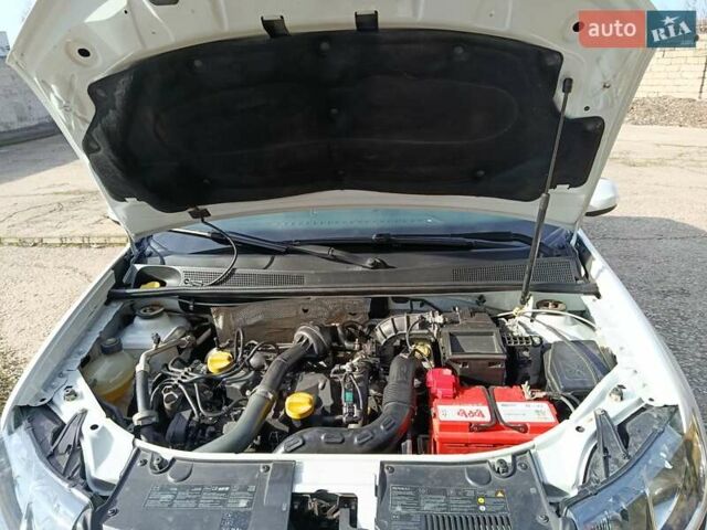 Белый Рено Логан, объемом двигателя 1.46 л и пробегом 173 тыс. км за 8400 $, фото 6 на Automoto.ua