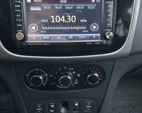 Білий Рено Логан, об'ємом двигуна 1.46 л та пробігом 270 тис. км за 6200 $, фото 9 на Automoto.ua