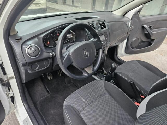 Белый Рено Логан, объемом двигателя 1.5 л и пробегом 138 тыс. км за 6800 $, фото 6 на Automoto.ua