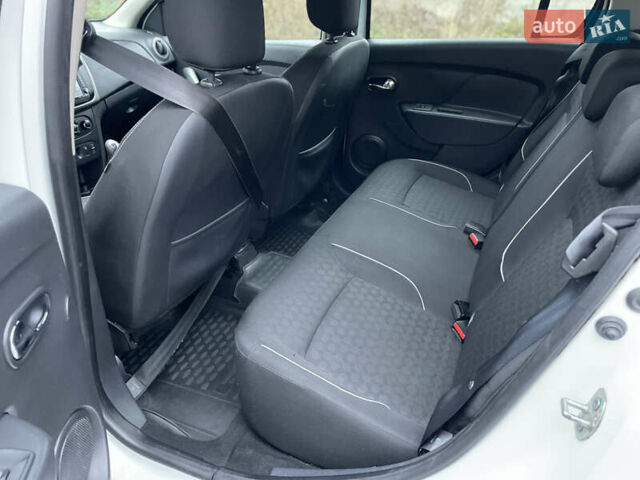 Білий Рено Логан, об'ємом двигуна 1.46 л та пробігом 270 тис. км за 6200 $, фото 6 на Automoto.ua