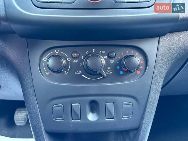 Белый Рено Логан, объемом двигателя 1.46 л и пробегом 138 тыс. км за 6300 $, фото 12 на Automoto.ua