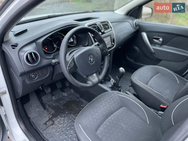 Білий Рено Логан, об'ємом двигуна 1.46 л та пробігом 270 тис. км за 6200 $, фото 7 на Automoto.ua