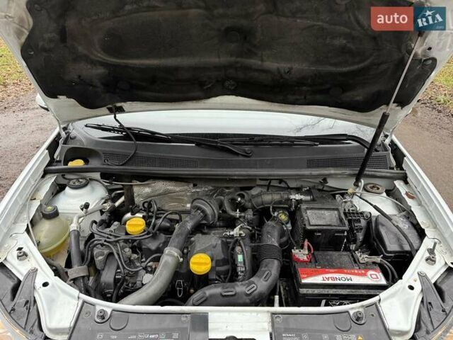 Белый Рено Логан, объемом двигателя 1.46 л и пробегом 190 тыс. км за 6900 $, фото 13 на Automoto.ua