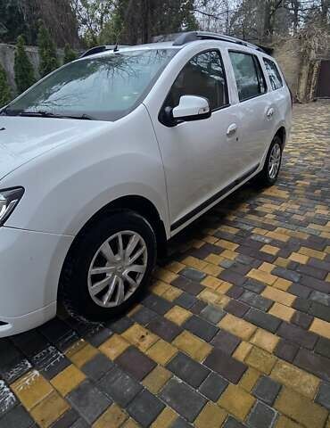 Білий Рено Логан, об'ємом двигуна 1.46 л та пробігом 310 тис. км за 6200 $, фото 3 на Automoto.ua