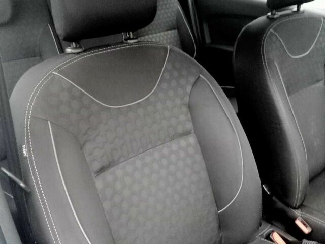 Білий Рено Логан, об'ємом двигуна 1.5 л та пробігом 205 тис. км за 6001 $, фото 5 на Automoto.ua