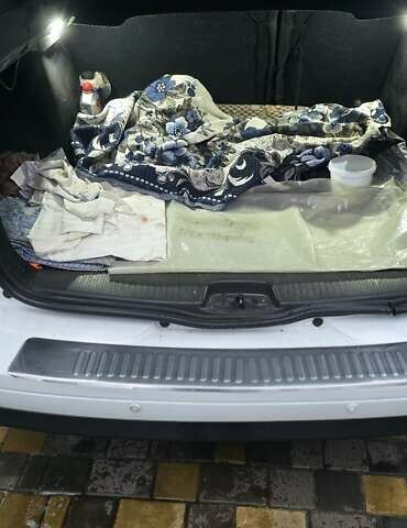 Білий Рено Логан, об'ємом двигуна 1.46 л та пробігом 310 тис. км за 6200 $, фото 11 на Automoto.ua